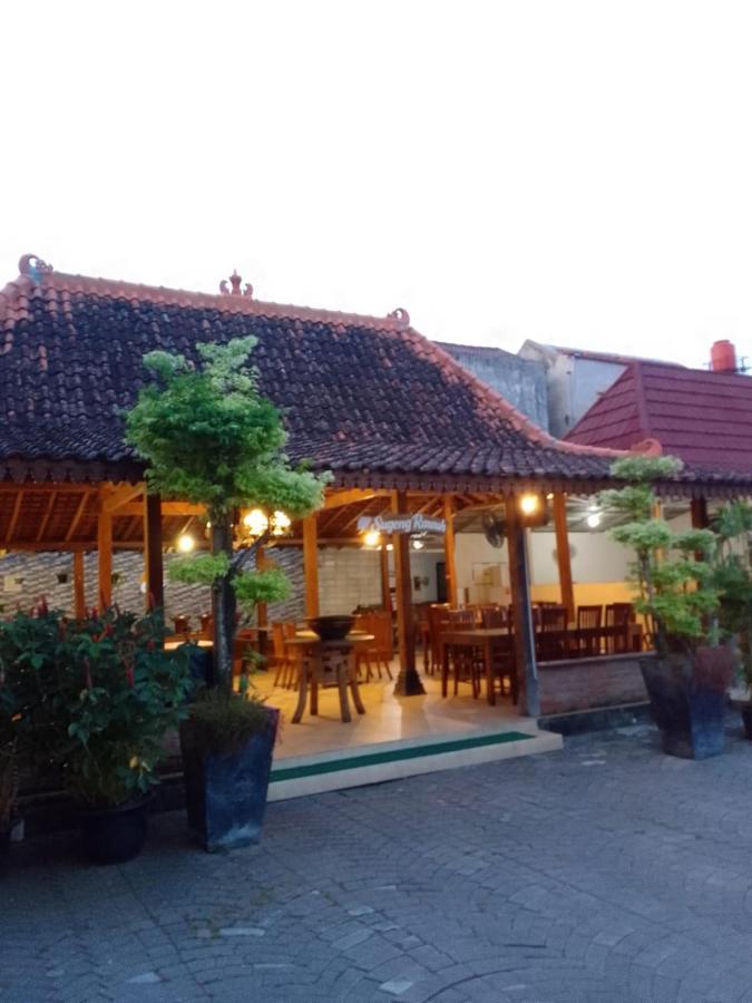 Cabin Hotel Sutomo Jogjacarta Exterior foto