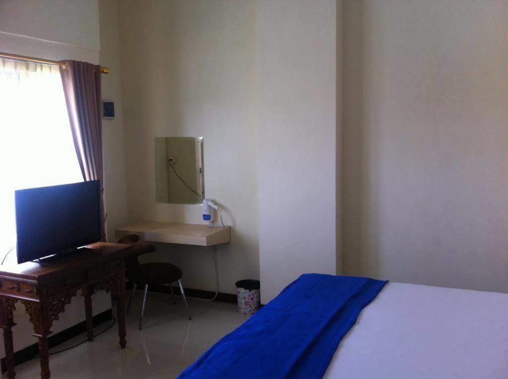 Cabin Hotel Sutomo Jogjacarta Exterior foto